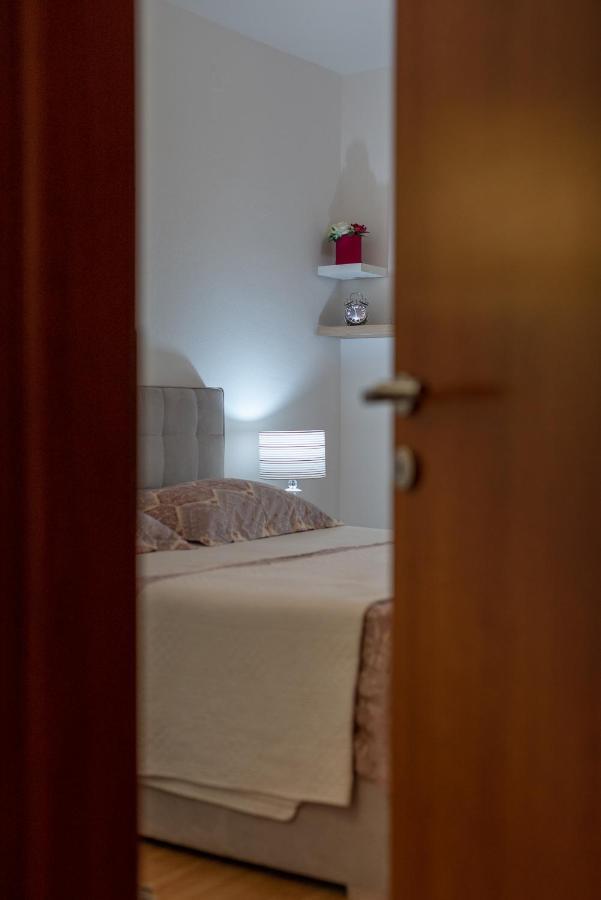 Apartments Fani โตรกีร์ ภายนอก รูปภาพ