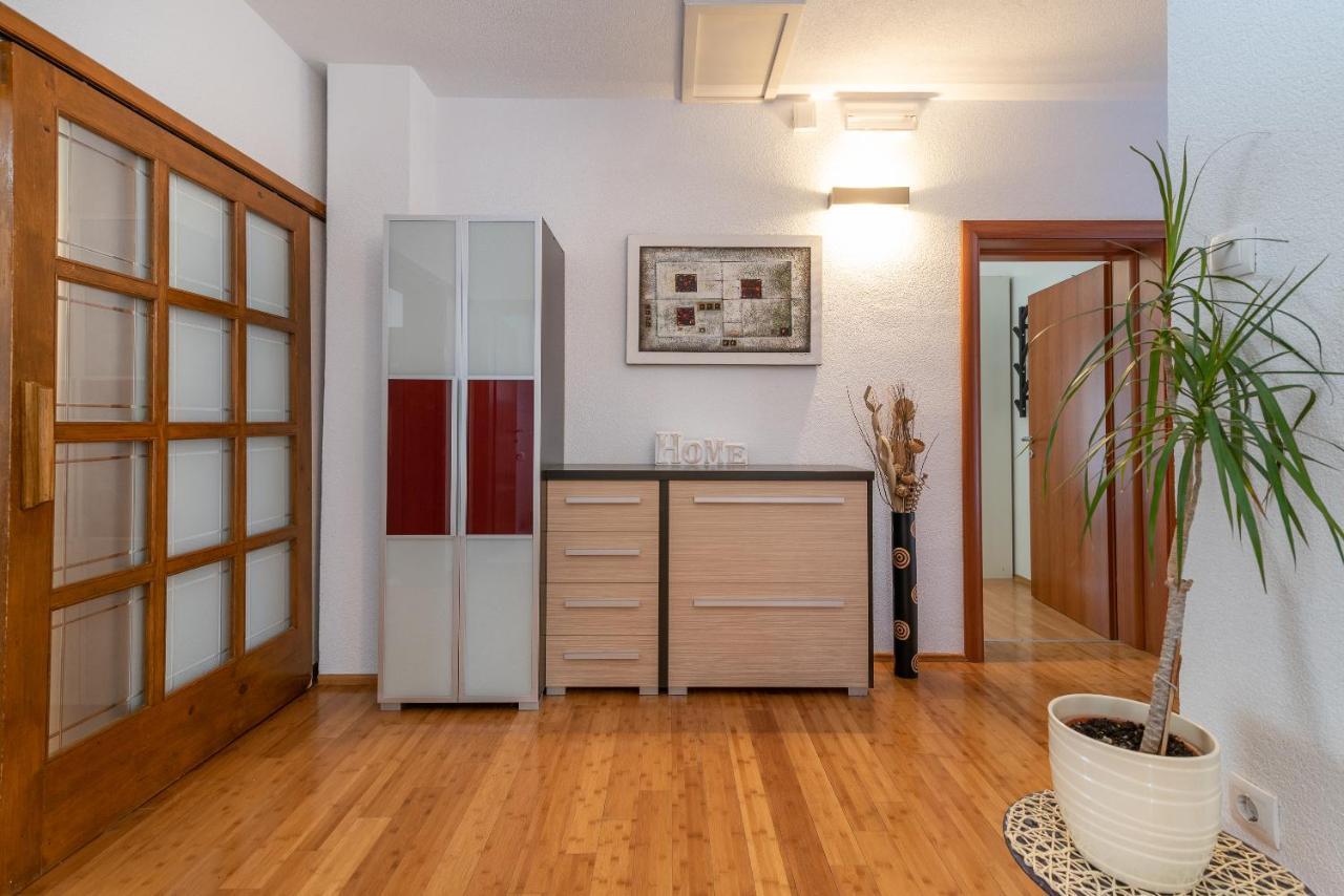 Apartments Fani โตรกีร์ ภายนอก รูปภาพ