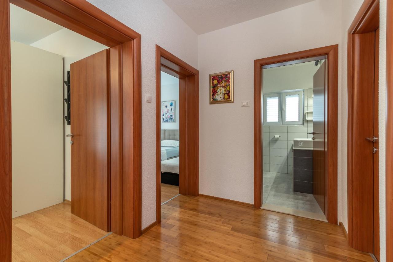 Apartments Fani โตรกีร์ ภายนอก รูปภาพ