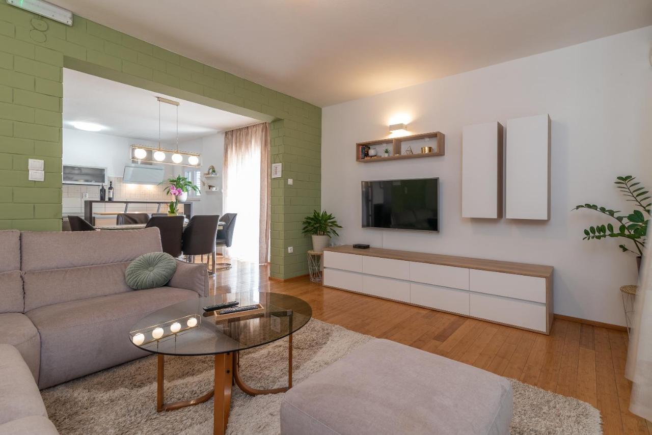 Apartments Fani โตรกีร์ ภายนอก รูปภาพ