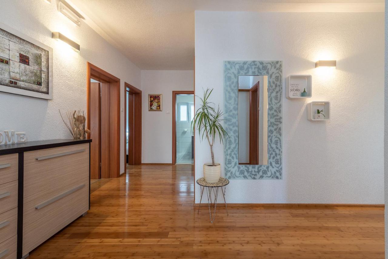 Apartments Fani โตรกีร์ ภายนอก รูปภาพ