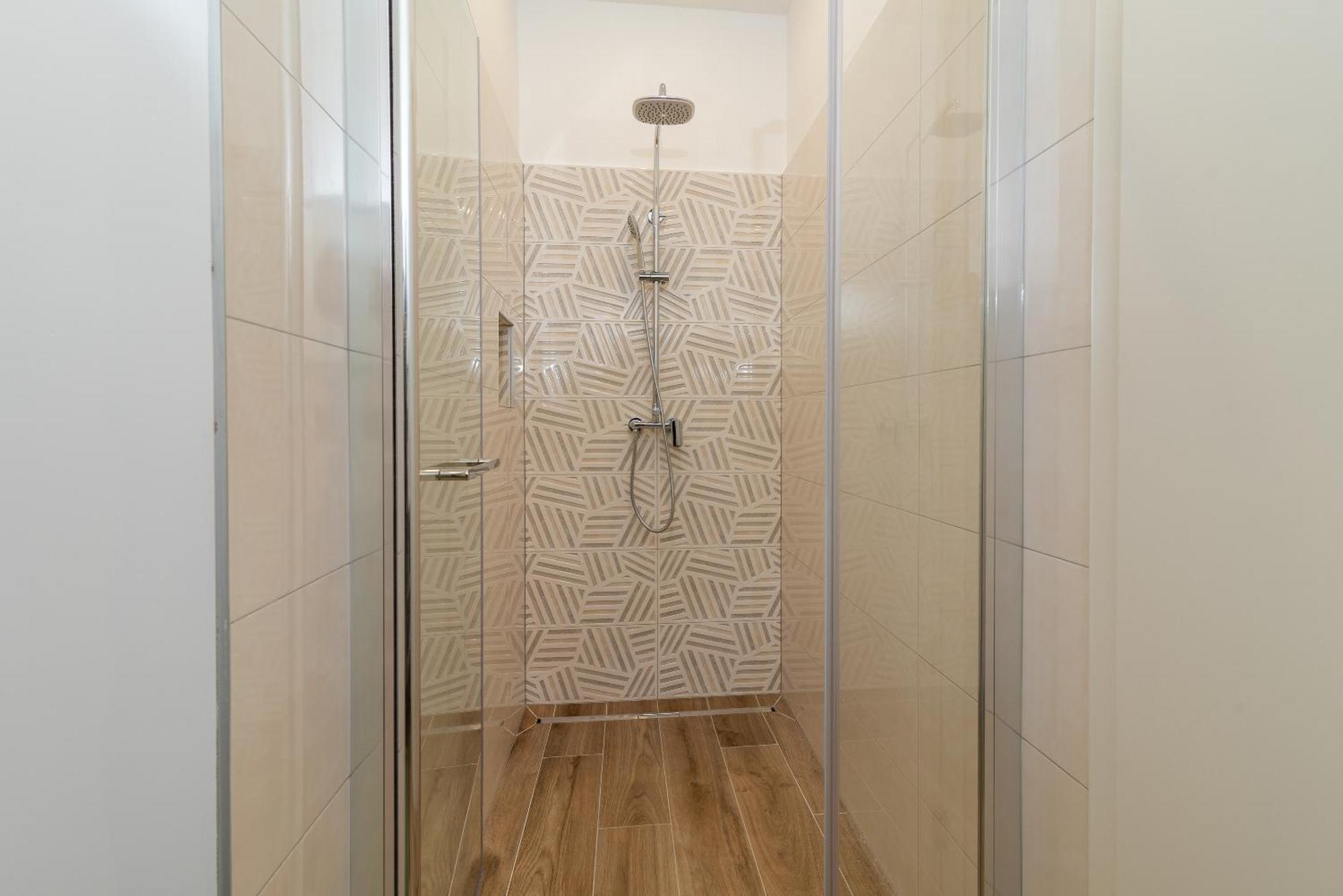 Apartments Fani โตรกีร์ ภายนอก รูปภาพ