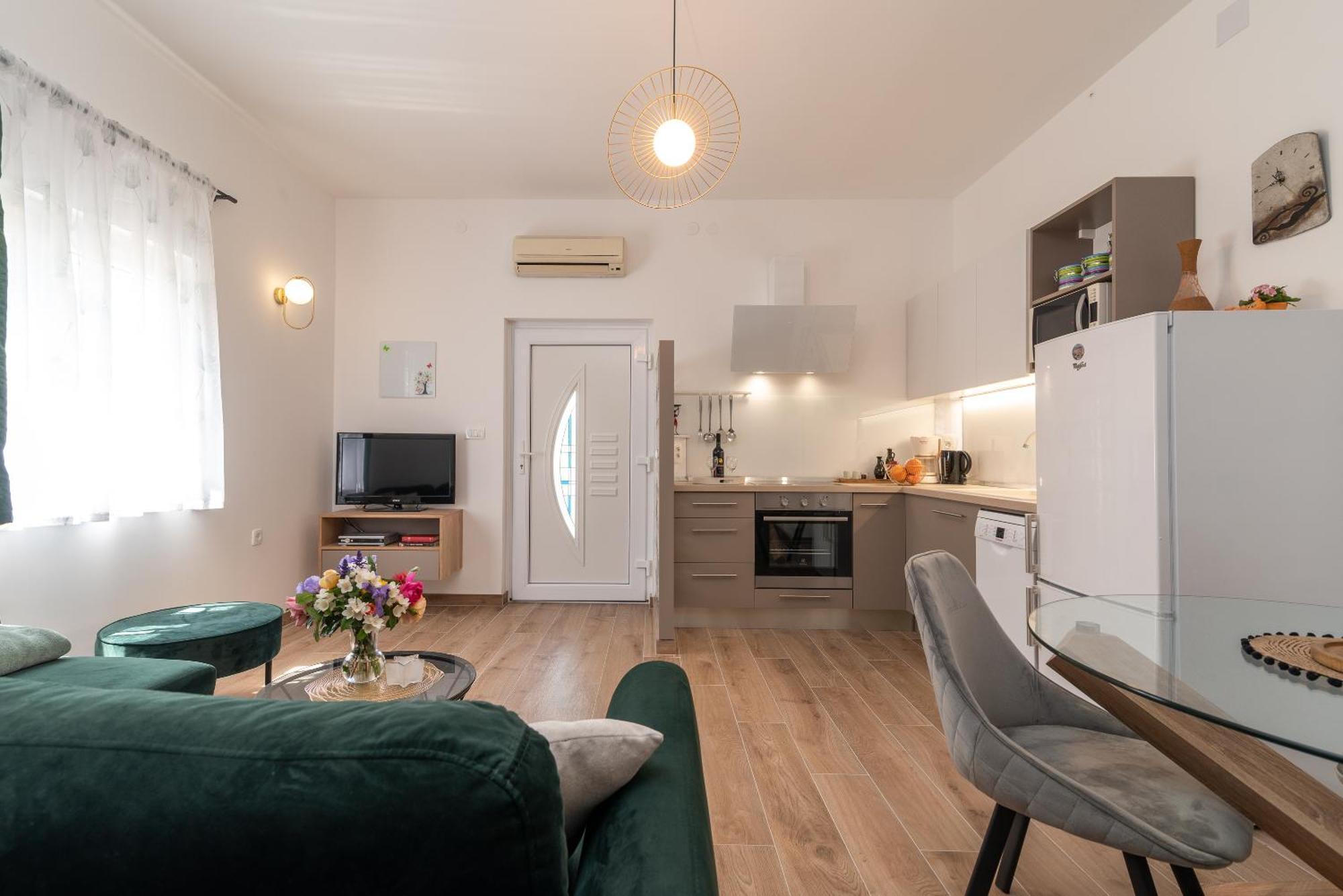 Apartments Fani โตรกีร์ ภายนอก รูปภาพ