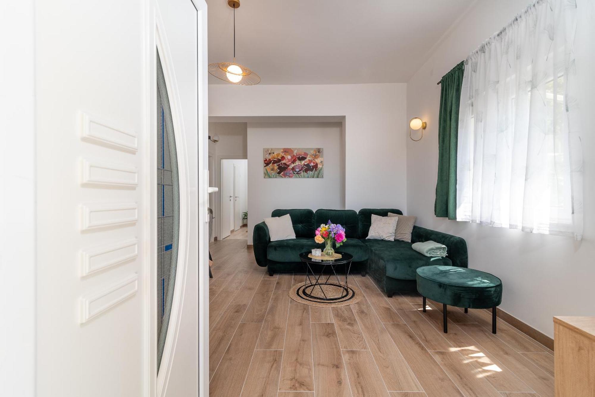 Apartments Fani โตรกีร์ ภายนอก รูปภาพ
