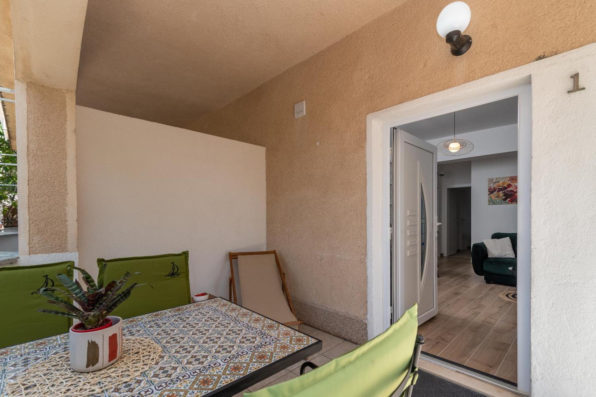 Apartments Fani โตรกีร์ ภายนอก รูปภาพ